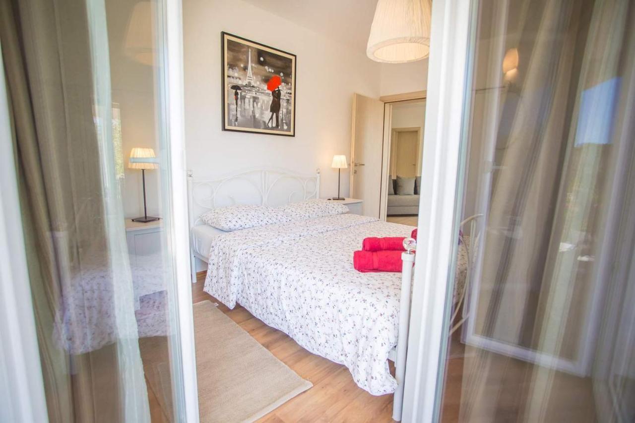 Apartment Mario 2 Porec Esterno foto